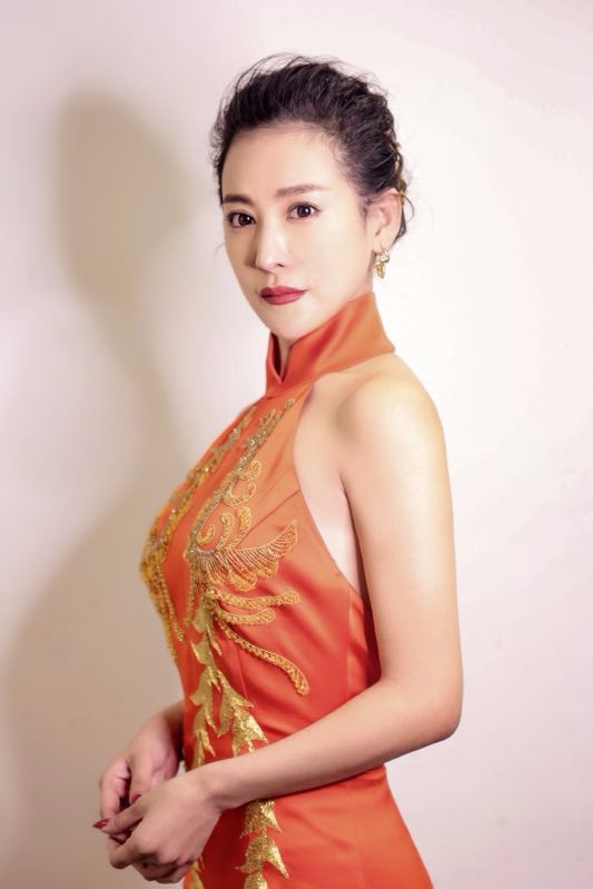 郭柯彤三年出席国剧盛典涅盘重生演绎人美心善