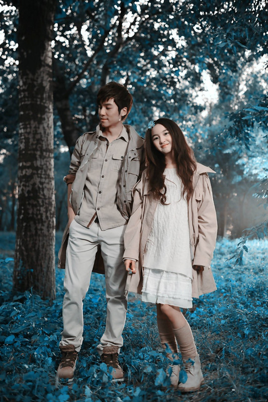 两人一起合唱的《勇敢爱》也是非常的好听哦!