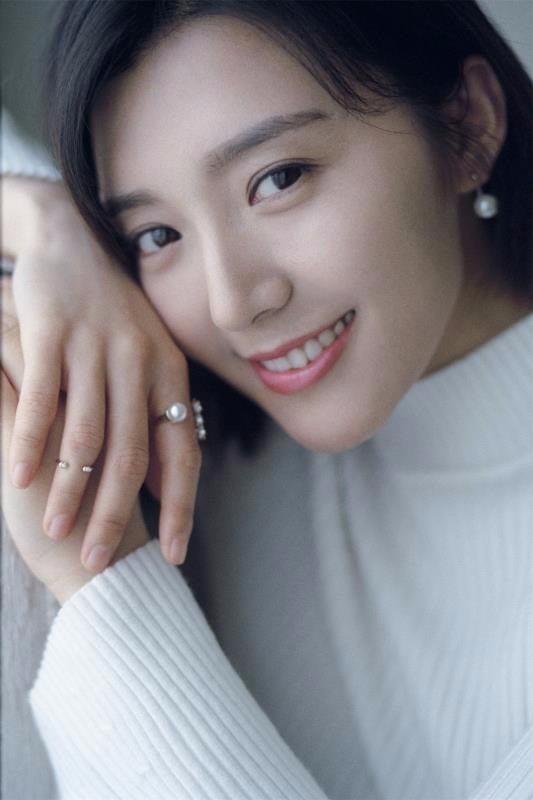 房程程暖冬写真曝光 惬意享受闲适时光_新浪看点