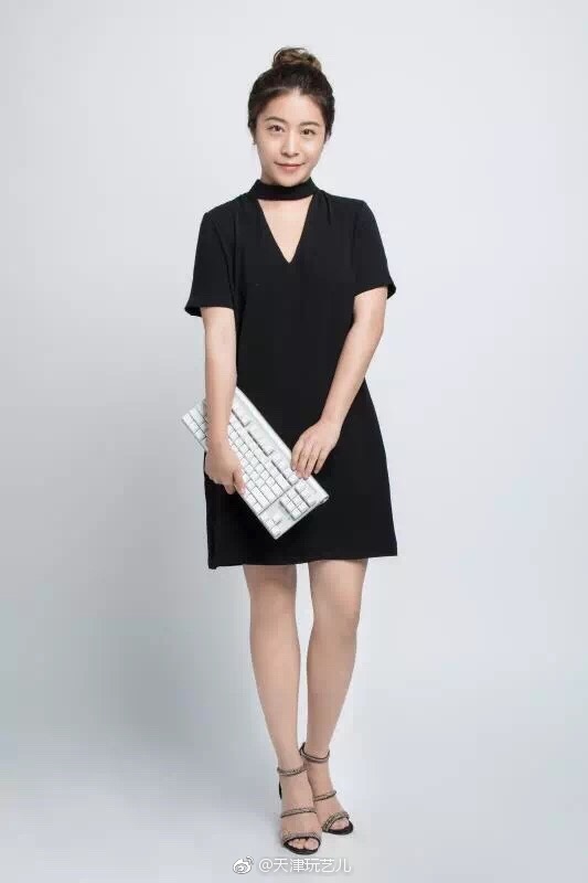 90后网络作家疯丢子:明明可以靠脸吃饭,偏偏要靠才华!