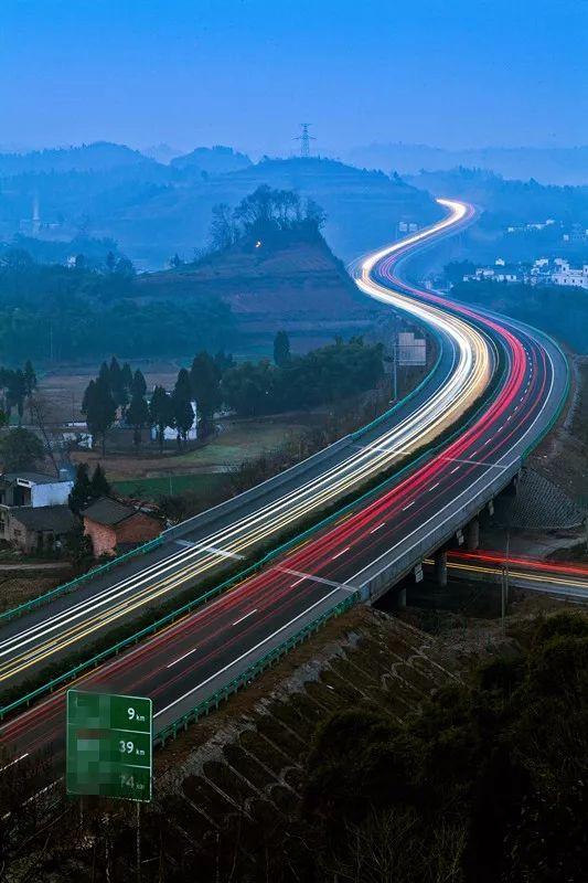 四川进藏第一条高速茶马古道百年变迁如今险峻壮美