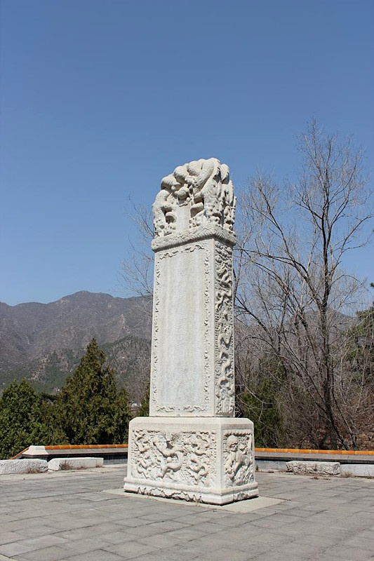 明思陵,位于北京昌平区天寿山,明思宗朱由检与周皇后及田贵妃之合葬墓