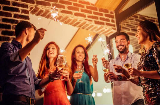 今晚有30个老友来我家阳台开party!