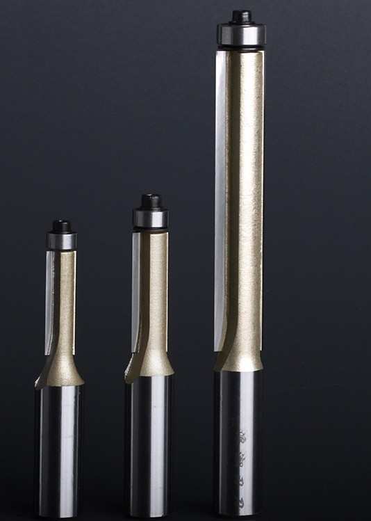 木工修边刀,刃部带有轴承,可根据靠模加工出你想要的形态.