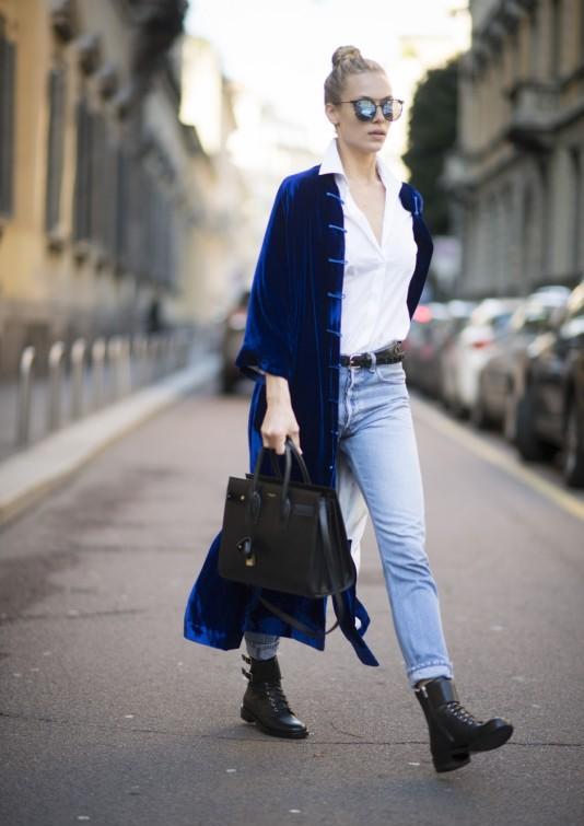 出门简搭白衬衫和牛仔裤更穿出时尚范