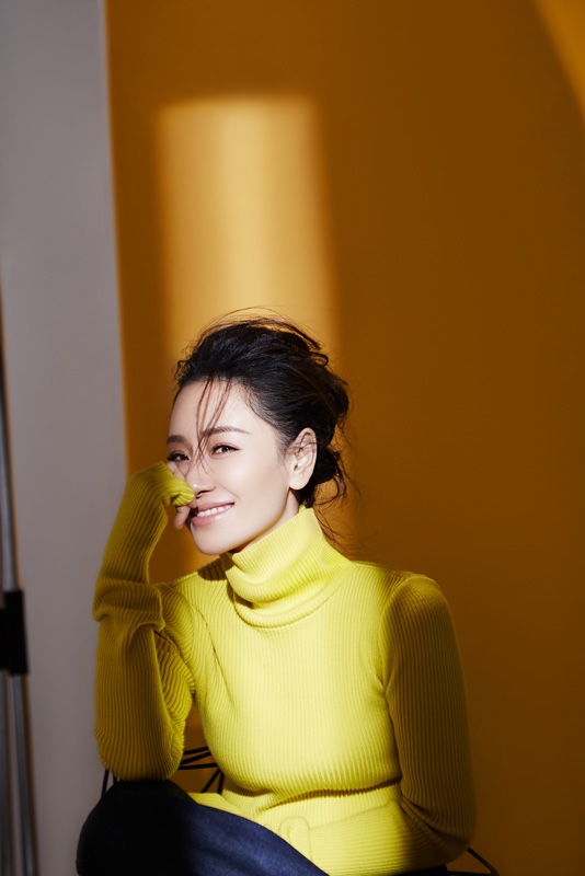 孙宁新剧《不婚女王》上海开拍 拼命三娘不畏严寒