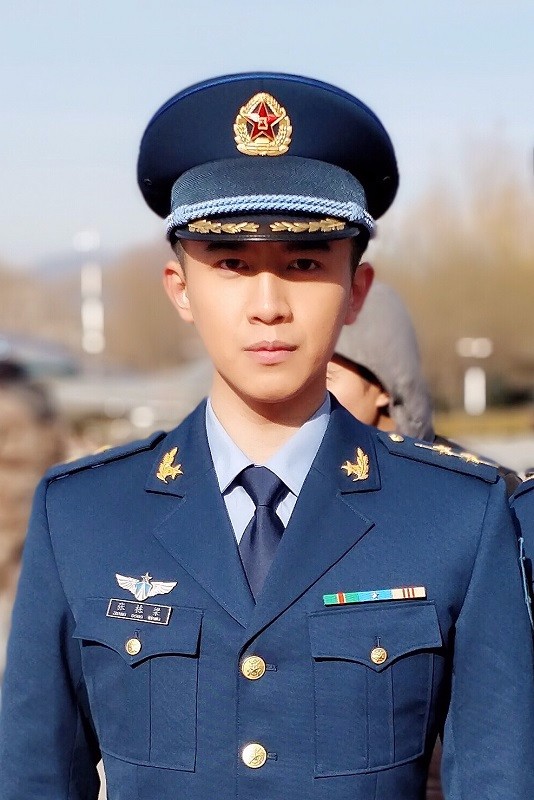 飞行少年张哲顺利杀青盐系少年华丽蜕变真军人