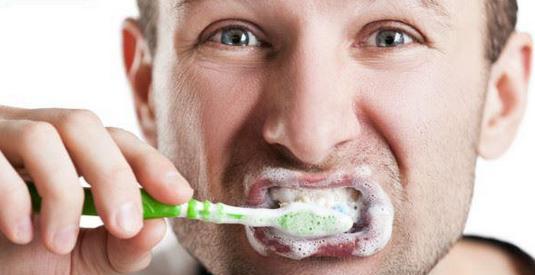 10个看似恶心却对身体非常益的小习惯!|狗狗|刷牙|身体_新浪网