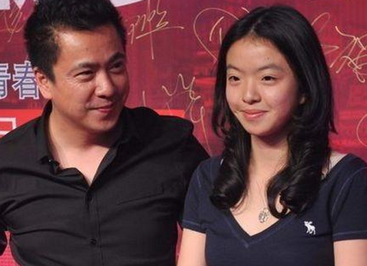 整个娱乐圈都要让她三分,如今19岁身价高达55亿,就因为有他!