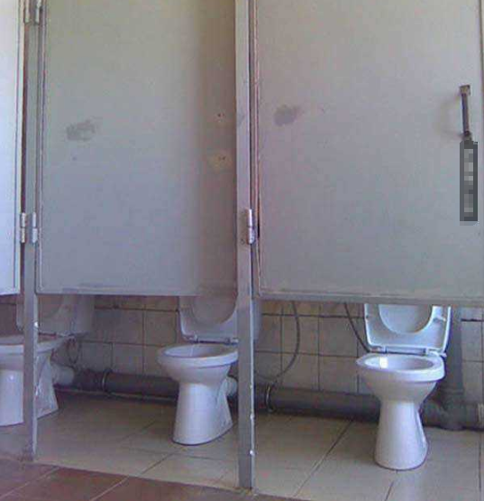 这是为了把孩子扔进去吗上面那个两个人面对面凑合点还行,这个4个人坐