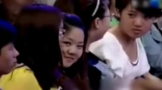 夜店渣女天天找人爽现场大骂穷小子,涂磊:猪狗