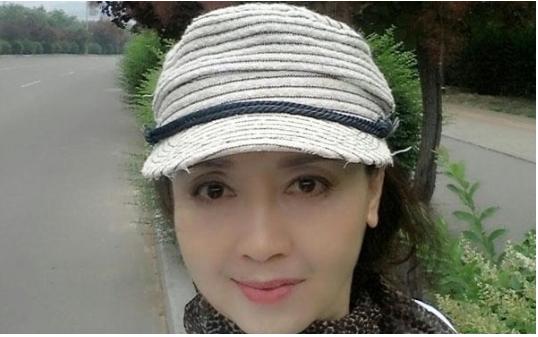 女子形象演的十分真实,而且后面由孙悟空变身而成的高翠兰也是她演的