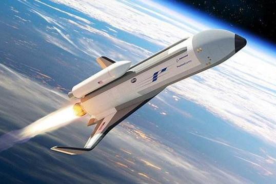 马斯克用"猎鹰火箭"将特斯拉roadster跑车送上太空__财经头条