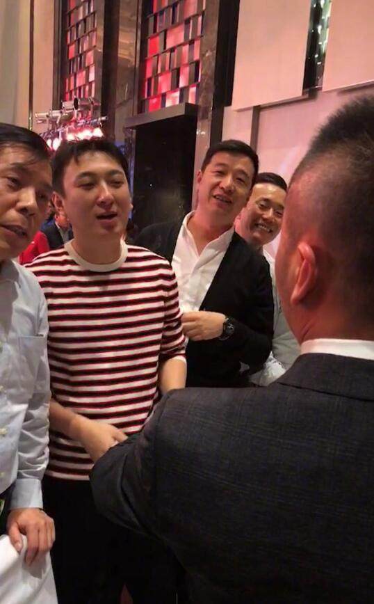 王思聪疑似恋上网红慎婕 颜值不如豆得儿跟韩安冉撕过
