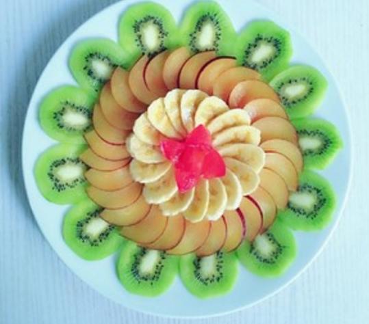 水果不要洗好直接端上桌这样摆盘好看有档次客人吃赞不绝口