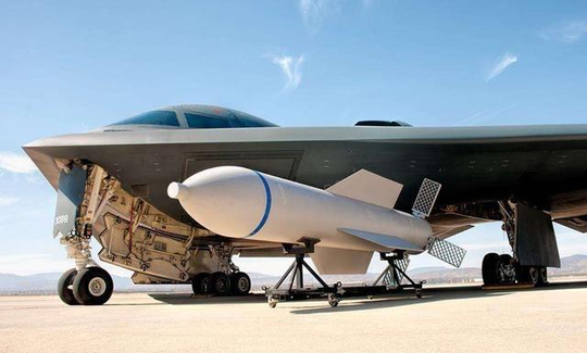 机,这批b-52h轰炸机的任务比较简单,只有两个,第一个就是发射巡航导弹