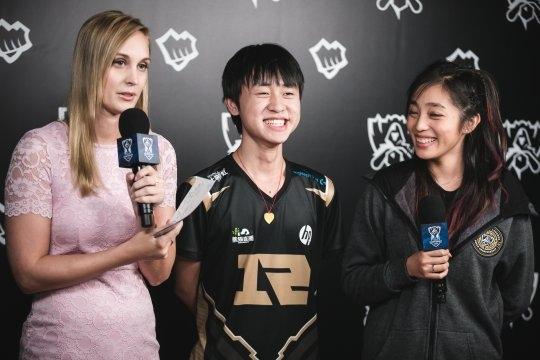 rng小明居然是黄圣依同学?难怪小狗这么喜欢他