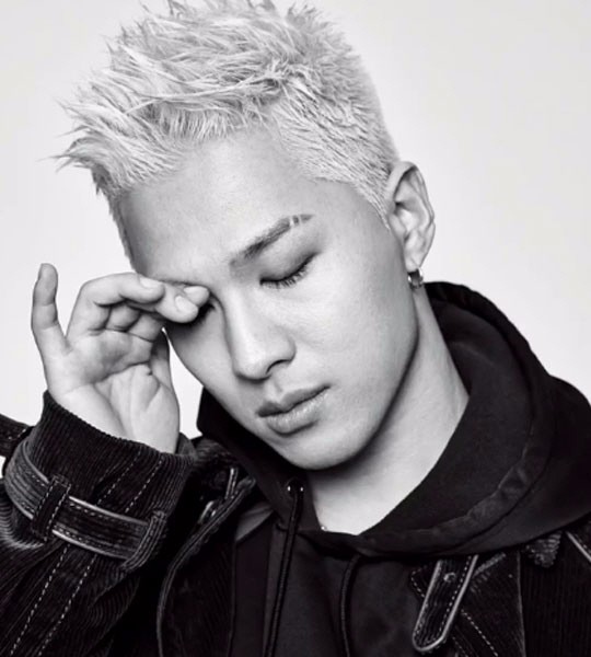 bigbang太阳最新画报魅力眼神气场十足被选为杂志年度人物