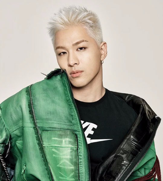 bigbang太阳最新画报魅力眼神气场十足被选为杂志年度人物