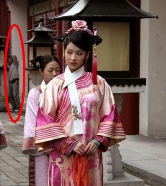 电视剧穿帮镜头,这么明显难道导演没意识到
