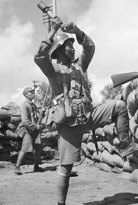 淞沪会战时的那些日军,各种囧态面孔,最后一张让人爆笑