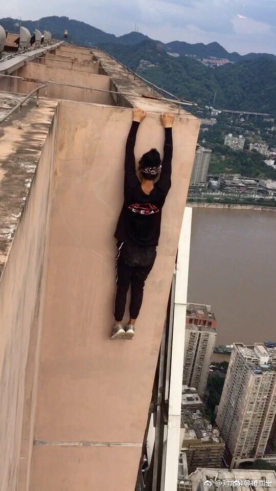 国内高空挑战第一人失手坠楼 女友证实其死亡