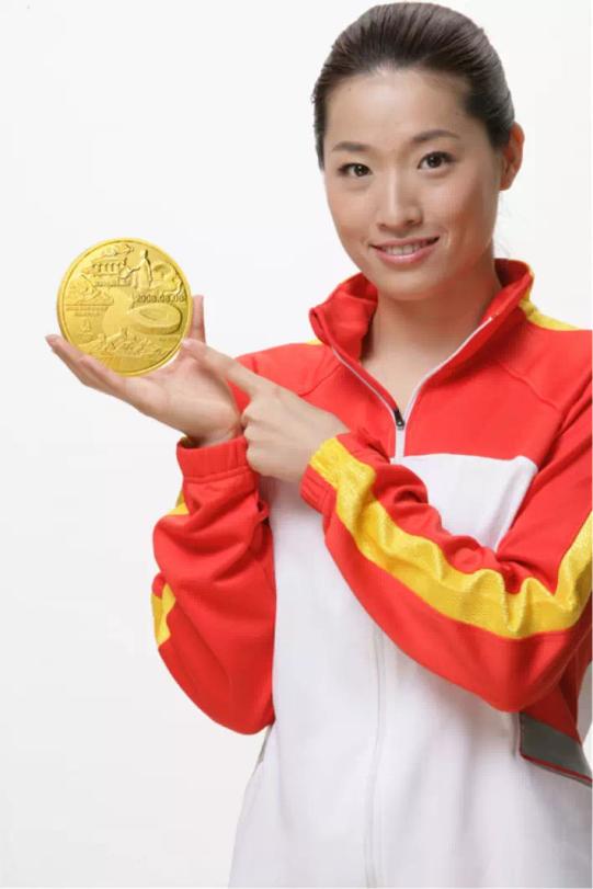 泳坛女神夺奥运冠军,两段恋情都很出名,如今低调生子,老公成谜|罗雪娟