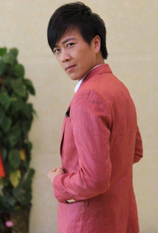 电视剧《鸿雁故乡》演员王文冲饰演王冲