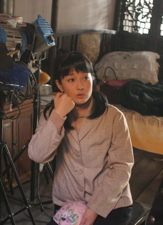 马伊琍这些青涩旧照你见过几张?这张都快认不出了!