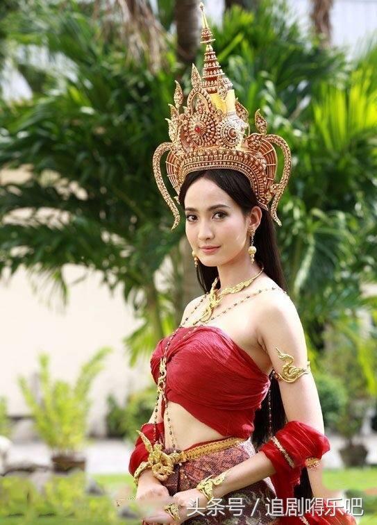 泰剧《三面娜迦》今年收视爆表!道妹古装美美哒!