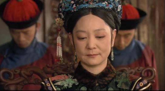 纯元皇后在王府遇雍正时穿的那件衣服为什么槿汐说看着眼熟