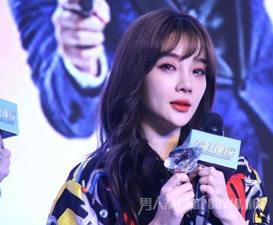 李小璐回应贾乃亮深情长文:我为家庭付出了大半个事业!