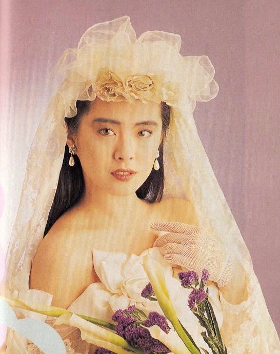 王祖贤早年一组婚纱照曝光,可惜女神一生都未穿上嫁衣