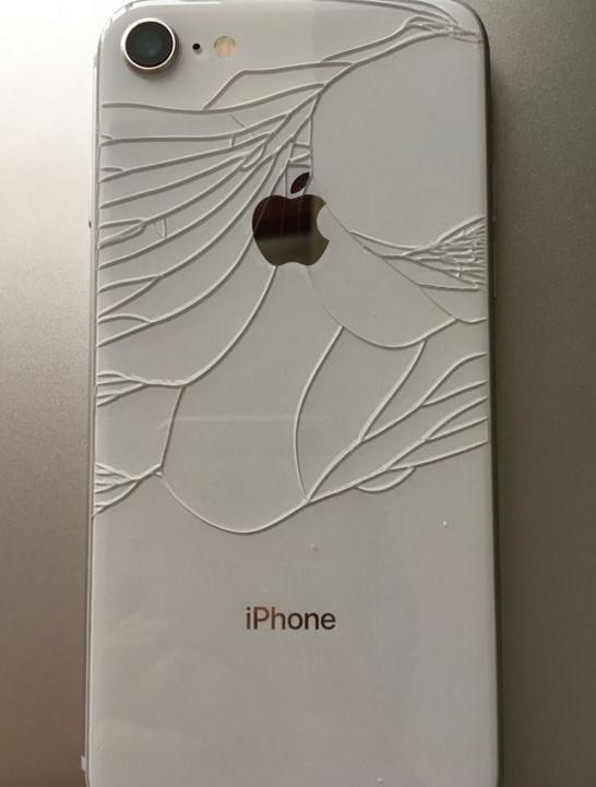 新买的iphone8摔了,网友看后说:摔成这样就不要修了|苹果|瓷器|艺术