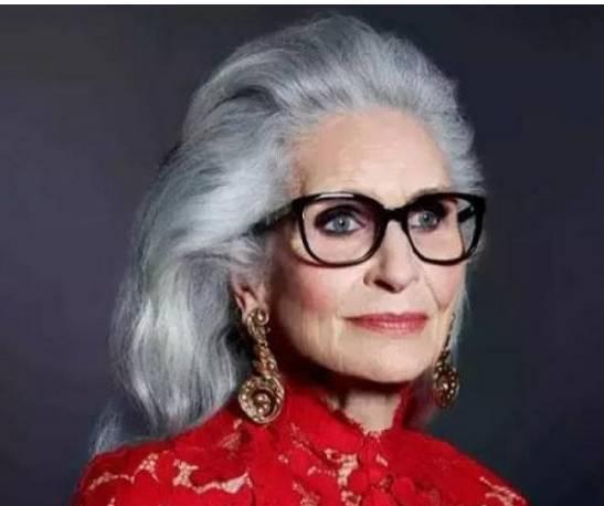 时髦圈成奶奶们的天下了!80岁出道的她们俨然是时髦界的魁首!