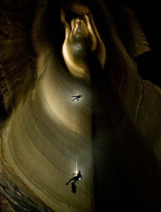 地球上最深的无底洞—库鲁伯亚拉洞穴