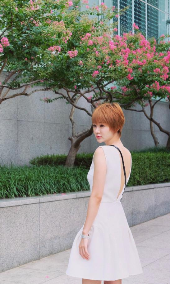 她是《乡村爱情》的颜值担当, 曾与赵本山传出绯闻, 27岁美如画