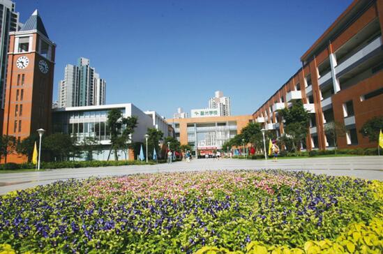 两江新区星光学校荣获首批全国文明校园