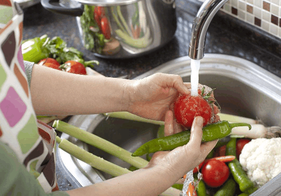 早知道做家务燃烧卡路里就不用每天走一万步了