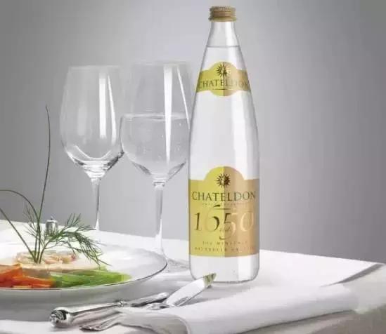 那些高端水品牌,都有哪些套路?|高端|品牌|渠道_新浪新闻