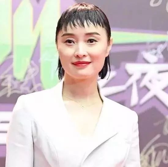 而10月份的爱奇艺尖叫之夜上,吴越却变成了酱……之前上《金星秀》的