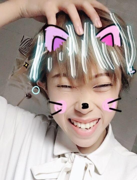 cos偶像五五开的照片,无论从什么方面看,都可以说是和卢本伟五五开