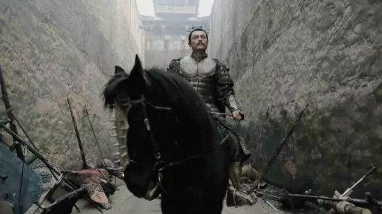老臣葆申竟敢公开鞭刑楚文王,公然冒犯君主的他为何求死不能|羞耻|大王|弓箭_新浪新闻