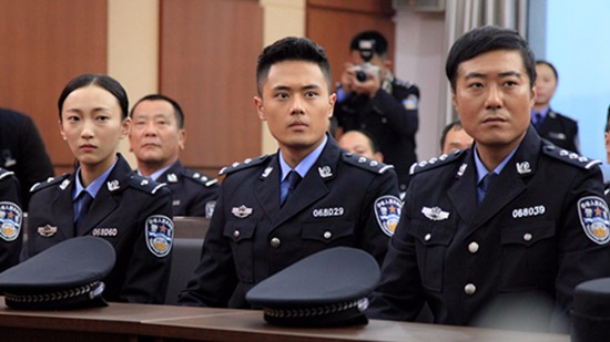 智勇双全!《反诈风暴》郑伊鸣高智商警员养成记