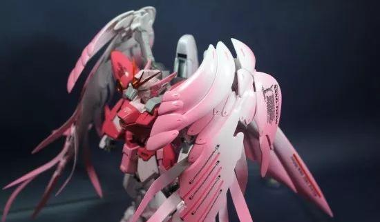 新手村:恋爱的天使飞翼零高达,是草莓味的