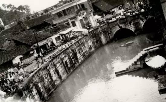 最新社交媒体热点评论，2025年青岛李村向阳路实况深度解析