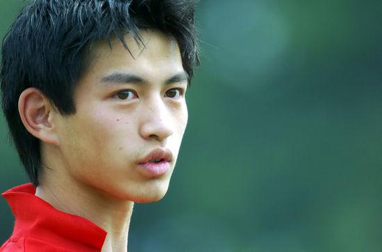 王楚:鲜肉级颠球王帅气十足