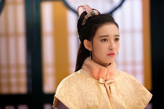 《花谢花飞花满天》康宁甜蜜示爱 灵气小花被赞