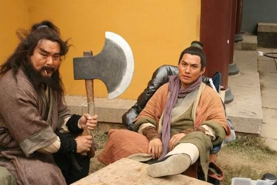 细读水浒,杀人不眨眼的黑旋风内心只怕这六人|李逵|宋江|戴宗_新浪