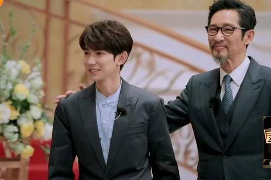 王源为啥会出现在《声临其境》?王劲松这三个小动作能说明原因